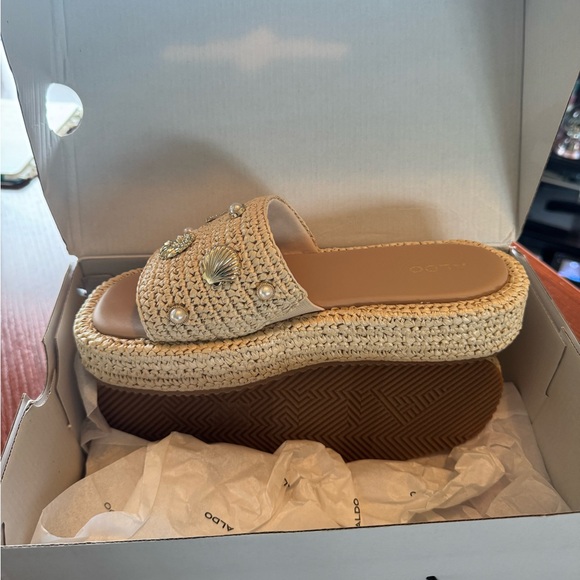 Aldo Beach/Shell Cream Embellished Slide Sandals - Picture 1 of 4